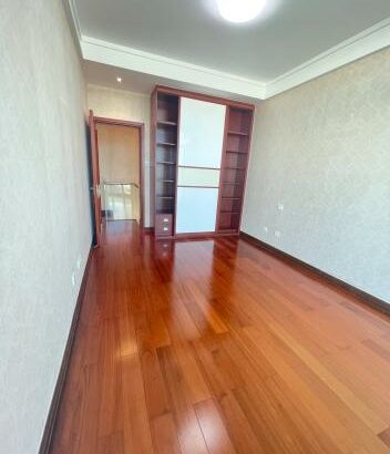 Moradia T3 +1 no condomínio Vila Sol, localizado no Triunfo Costa do sol próximo ao shopping super Mares