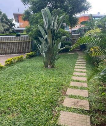 Moradia T3 +1 no condomínio Vila Sol, localizado no Triunfo Costa do sol próximo ao shopping super Mares