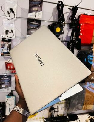 🎁LapTop Huawei MateBook Metálico e Executivo em Promoção ✨i5 12th Gen * ✨512 GB SSD & 8GB DDR5 SDRAM* ✨*12th Gen Intel(R) Core(TM) i5-12450H CPUs @ 3