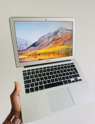 MacBook Air 2015 Limpinho Em Promoção Entrega Gratuita Maputo/Matola Ganha um Mouse Wi-Fi Gratuito  Intel Core I5 1.60 GHZ  8GB RAM  256 GB SSD NVME
