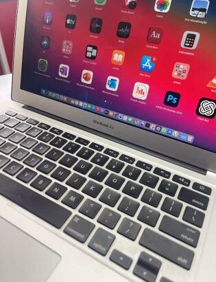 MacBook Air 2017 13” 4GB RAM 128GB SSD