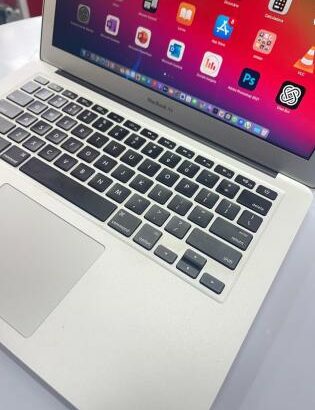 MacBook Air 2017 13” 4GB RAM 128GB SSD