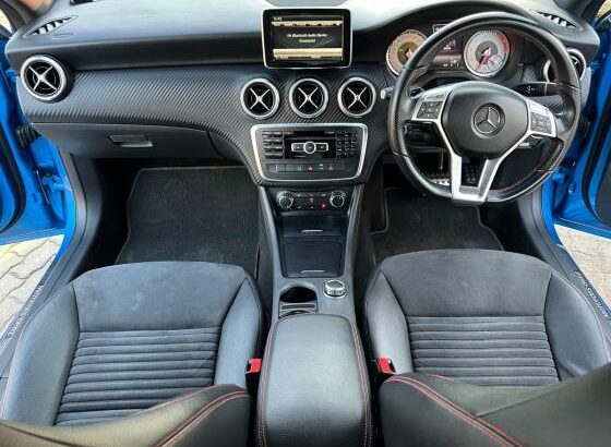 Mercedes-Benz A-180 (Em Promoção)