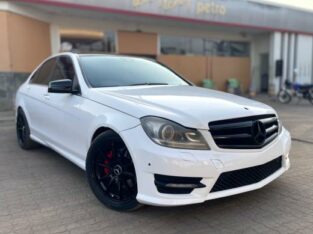 MERCEDES BENZ C350 2012/3 V6 3.5cc gasolina