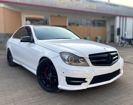 MERCEDES BENZ C350 2012/3 V6 3.5cc gasolina