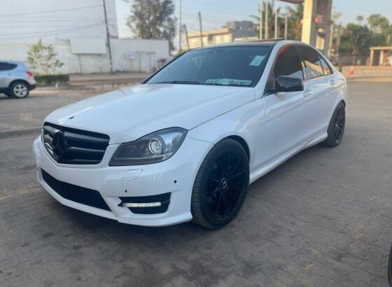 MERCEDES BENZ C350 2012/3 V6 3.5cc gasolina