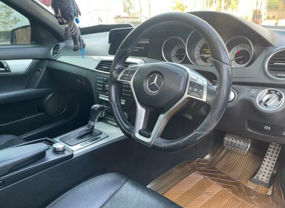 MERCEDES BENZ C350 2012/3 V6 3.5cc gasolina