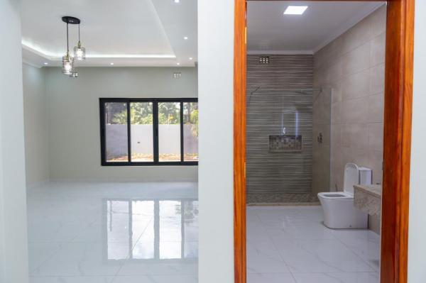 Moradia tipo 3+1(1 suíte),piscinaem condomínio privado na Cidade da Matola Promoção