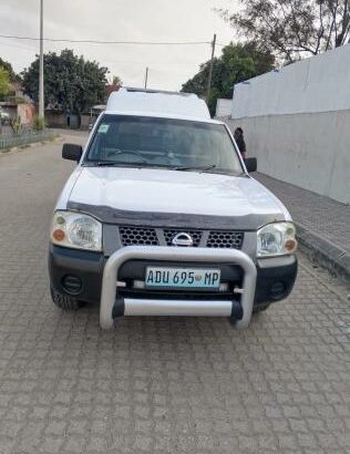 Nissan Hardbody cabine simples 2.7 Diesel Manual diflock-465.000,00mt