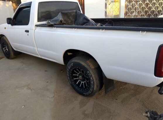 Nissan Hardbody cabine simples 2.7 Diesel Manual diflock-465.000,00mt
