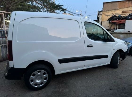 Peogeot Patneer 1.5 Diesel Manual