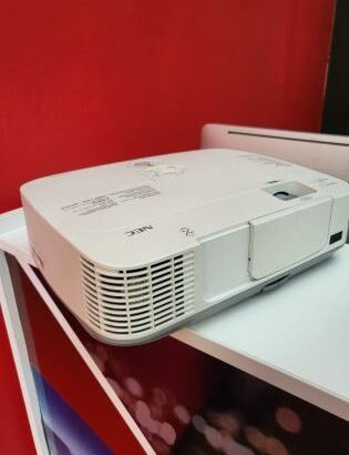 Projetor NEC V260X 2600 LUMENS