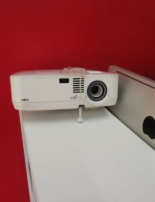 Projetor NEX NP610 3500 Lumens