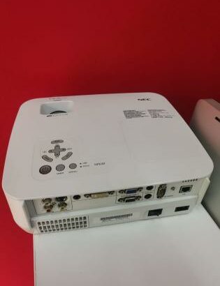 Projetor NEX NP610 3500 Lumens