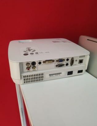 Projetor NEX NP610 3500 Lumens