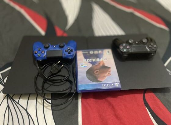 PS4 SLIM 500GB+2Joy+Cabo de Power+10 Jogos