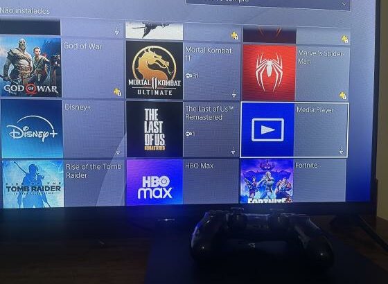 PS4 SLIM 500GB+2Joy+Cabo de Power+10 Jogos