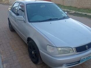 Toyota Corolla Cristal Light bom
