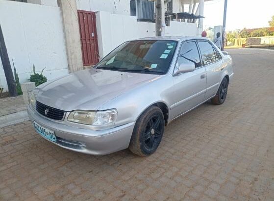 Toyota Corolla Cristal Light bom