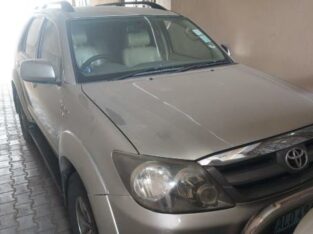 Toyota Fortuner 4.0 4X4