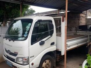 Toyota Hino 300 614 2013 Manial 3 Toneladas