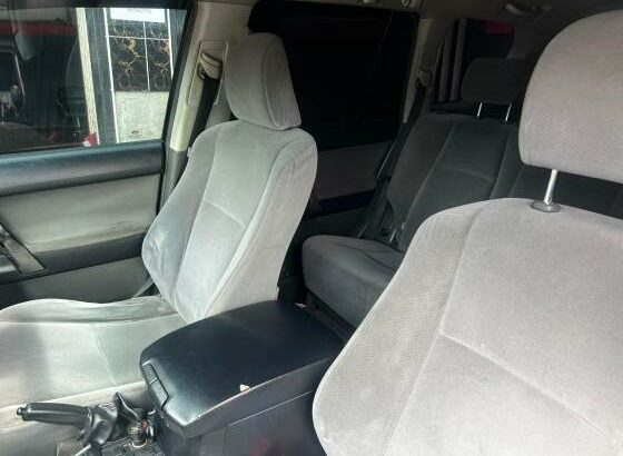 TOYOTA LAND CRUISER PRADO 2010 4X4 2.7Cc-Gasolina