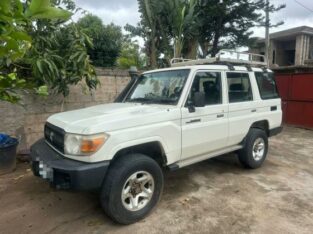 Toyota Landcruiser HZJ 2012 9 Lugares 4.2 Diesel 4×4