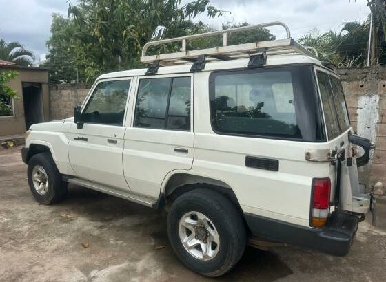 Toyota Landcruiser HZJ 2012 9 Lugares 4.2 Diesel 4×4