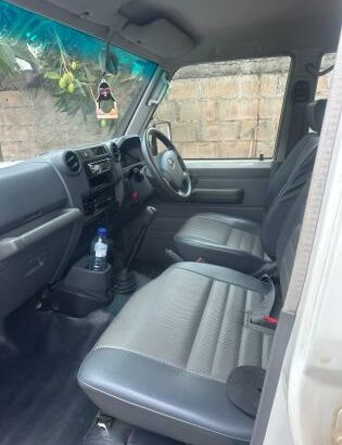 Toyota Landcruiser HZJ 2012 9 Lugares 4.2 Diesel 4×4