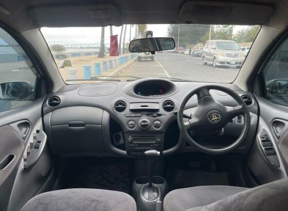 TOYOTA VITZ LÁGRIMA 1NZ