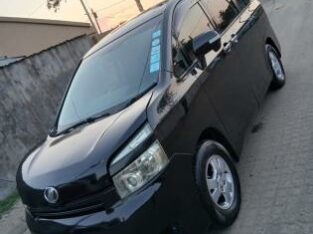 Toyota Voxy 3ZR