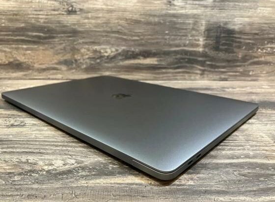 MacBook Pro 15.4 Core i9 2.9Ghz 32GB 1TB como novo e Core i7