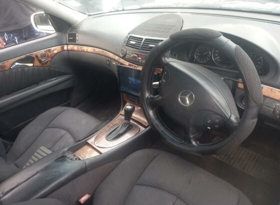 Mercedes Benz E240 V6