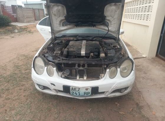 Mercedes Benz E240 V6