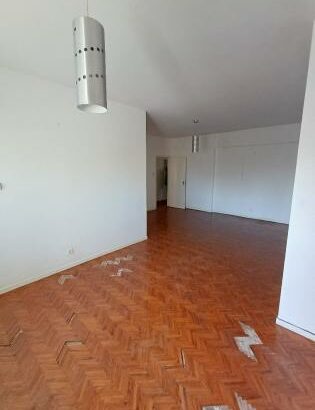 Vende se apartamento espaçoso tipo 4 com 3wc no bairro central predio isolado 5-andar com elevador novo