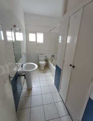Vende se apartamento espaçoso tipo 4 com 3wc no bairro central predio isolado 5-andar com elevador novo