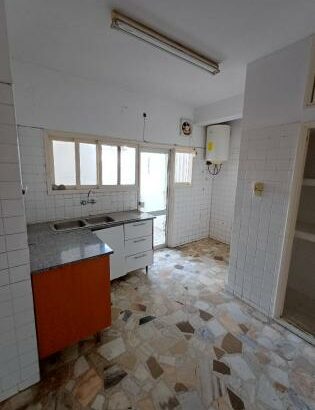 Vende se apartamento espaçoso tipo 4 com 3wc no bairro central predio isolado 5-andar com elevador novo