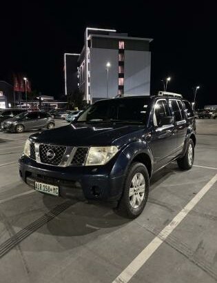 Nissan Pathfinder Sport Automático