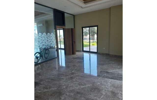 Arrenda-se e Vende-se Belíssima Loja no Park Moza