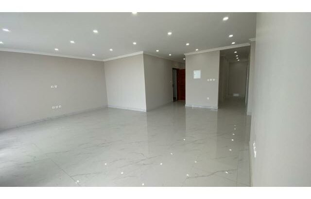 Arrenda-se Luxuoso Apartamento T3 no condomínio Impala