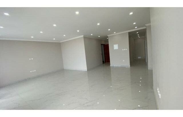 Arrenda-se Luxuoso Apartamento T3 no condomínio Impala
