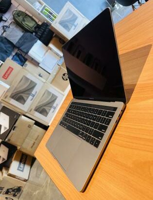 MacBook Pro 2018 | Core I5 2.30 GHZ | 8GB | 256GB SSD | 13.3” Retina Display | 💰Preço :37.500.00MT