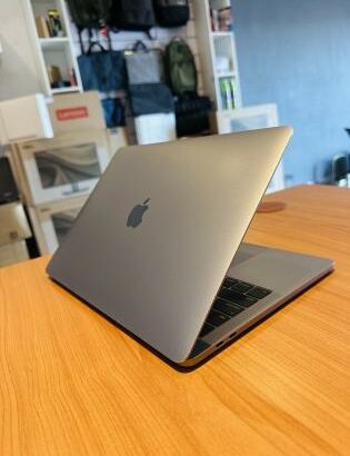 MacBook Pro 2018 | Core I5 2.30 GHZ | 8GB | 256GB SSD | 13.3” Retina Display | 💰Preço :37.500.00MT
