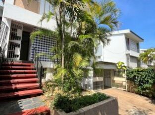 Vendo Moradia Dúplex T4 de 2 Pisos na COOP Garragem pra 4 & Anexo