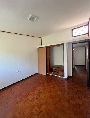 Vendo Moradia Dúplex T4 de 2 Pisos na COOP Garragem pra 4 & Anexo