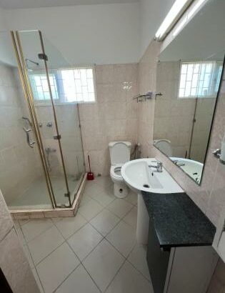 ARRENDA-SE MORADIA T4 IDEAL PARA HABITAÇÃO/ESCRITÓRIO