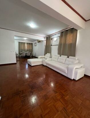 ARRENDA-SE MORADIA T4 IDEAL PARA HABITAÇÃO/ESCRITÓRIO