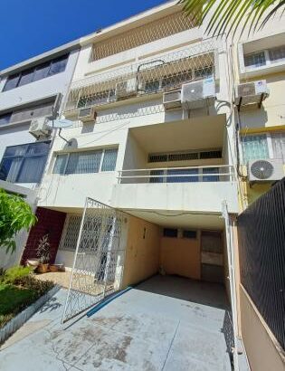 Arrenda se moradia triplex tipo 3 com suite mais 3wc no bairro da coop rua da frança