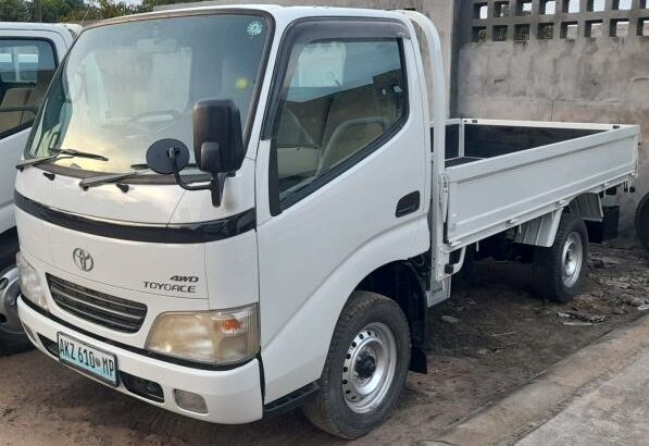 Toyota | Toyoace | 1kd | 4×4 | Recém-importada 🎁