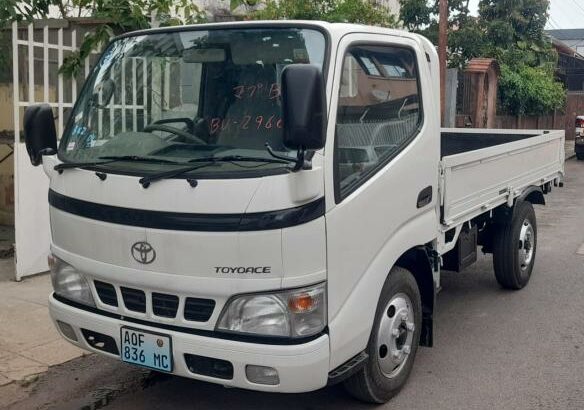 Toyota | Toyoace | 1kd | 4×4 | Recém-importada 🎁